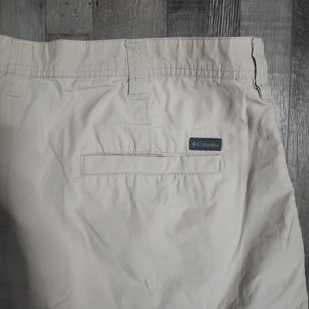 Columbia Shorts Mens 38 Tan Khaki Cotton Blend Outdoor Utility Hiking 10" Inseam - Picture 7 of 9